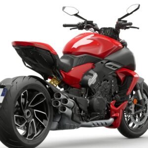 ducati diavel v4 tries to split lanes between 